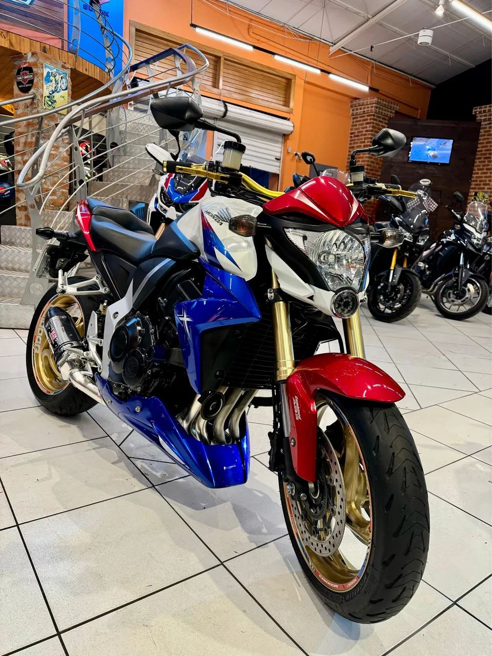 CB1000r