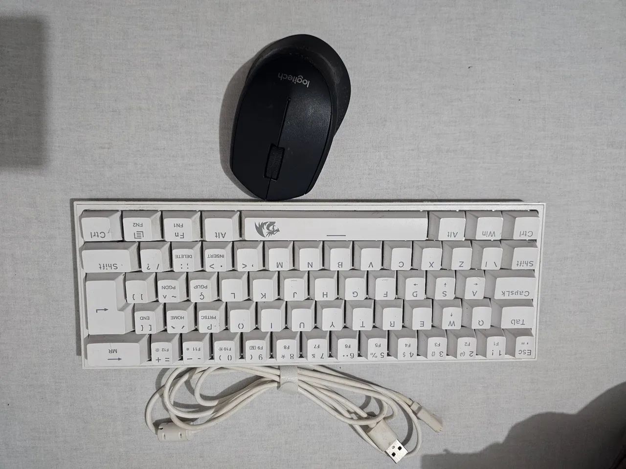 Teclado mecânico Redragon com mouse Logitech