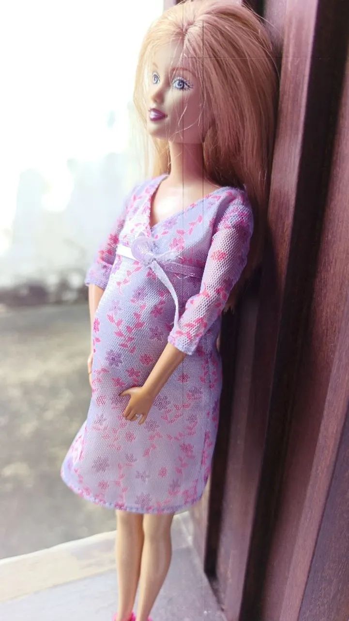 Boneca Barbie grávida com barriga e BB  - Foto 5