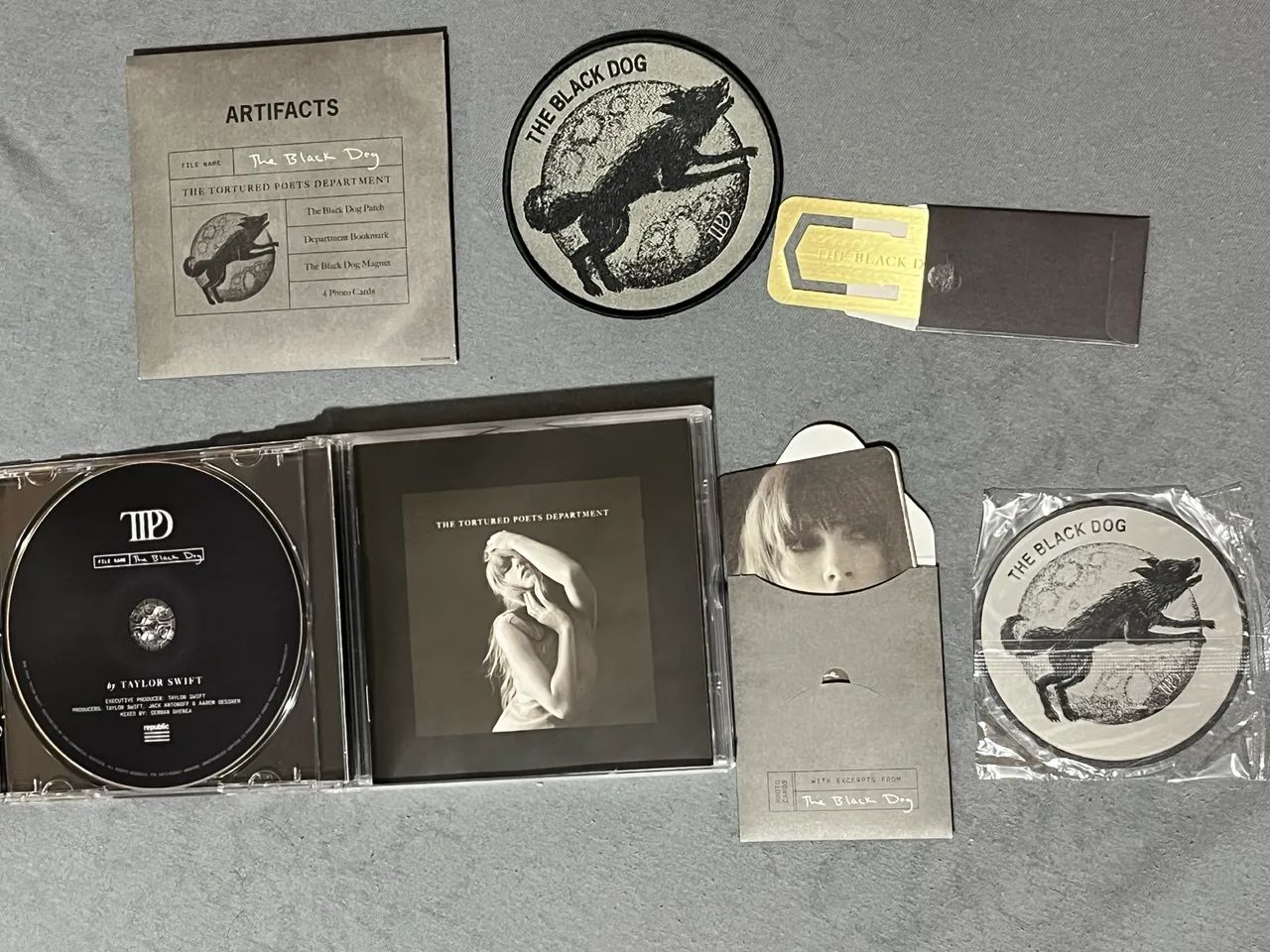 Taylor Swift - TTPD Collector CD [The Black Dog] + CD 1989 AA1000
