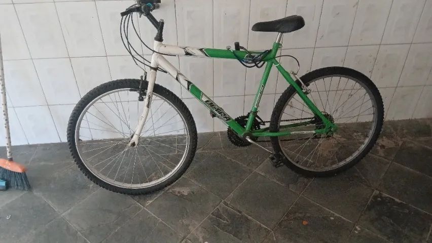 Bicicleta 18 marchas aro 26 - Foto 3
