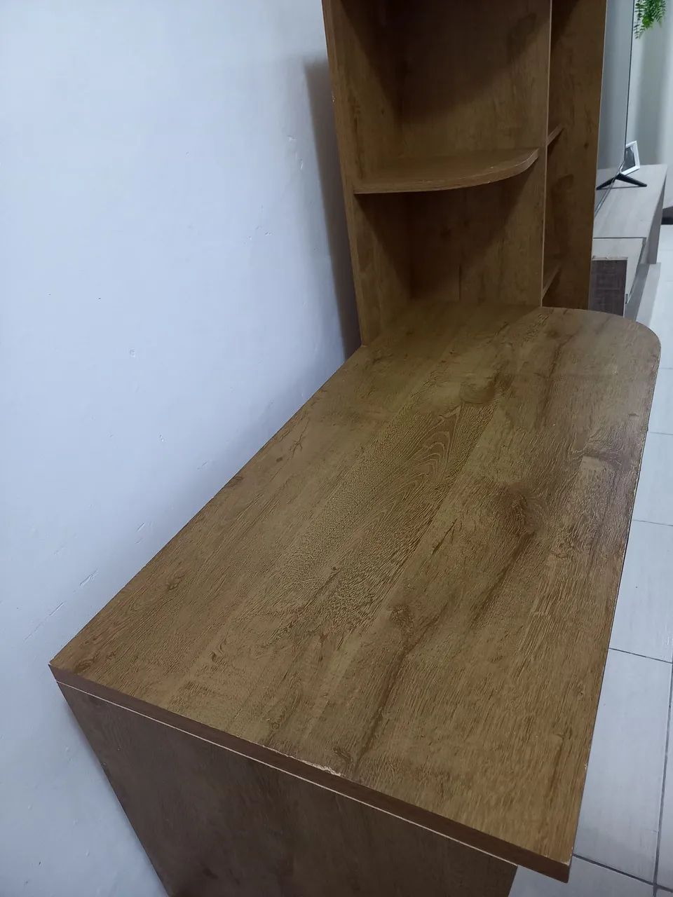 Mesa escrivaninha com gavetas e divisão  - Foto 3