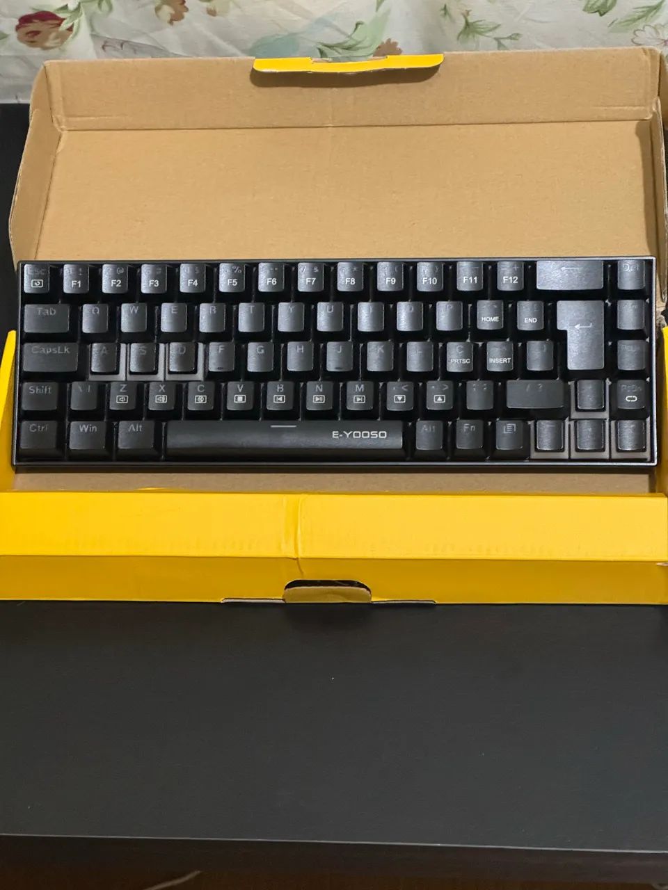 Teclado Gamer mecânico E-Yosso Z686 