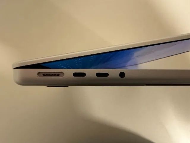 Apple Macbook Pro A2992 Silver 14 M3 Pro 18gb 512gb - Foto 2