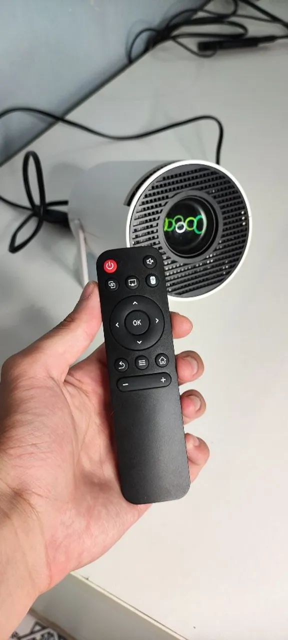 Projetor Hy300 Com Controle Remoto Liga Não tem imagem - Foto 5