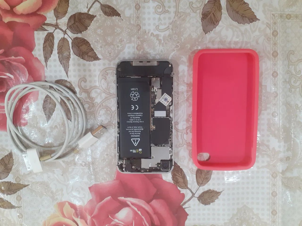 Vendo Iphone 4s- Nostalgia/ Relíquia.  - Foto 3