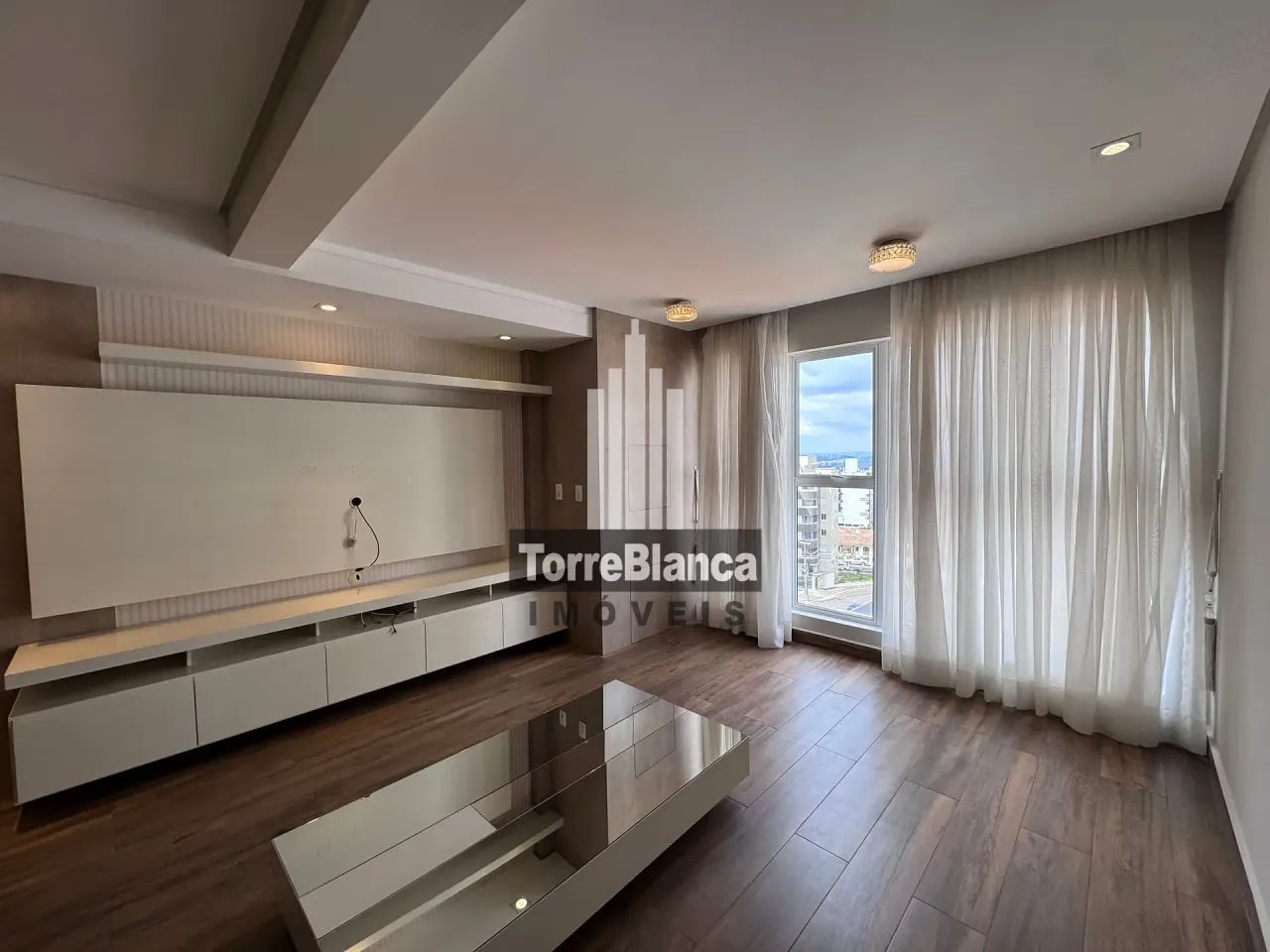 Venda e Locação - Apartamento Semimobiliado, 3 quartos sendo 1 suíte, 1 vaga de garagem, E - Foto 2