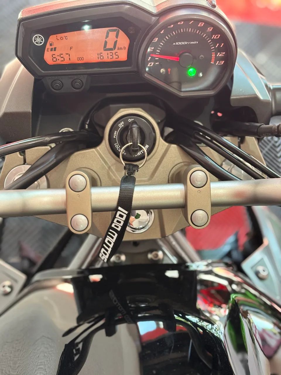 YAMAHA XJ6 N  - Foto 3