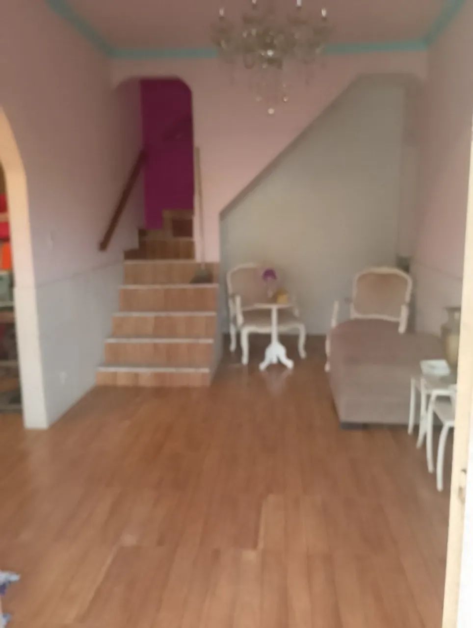 Excelente casa duplex sendo 2 suítes no bairro da Luz