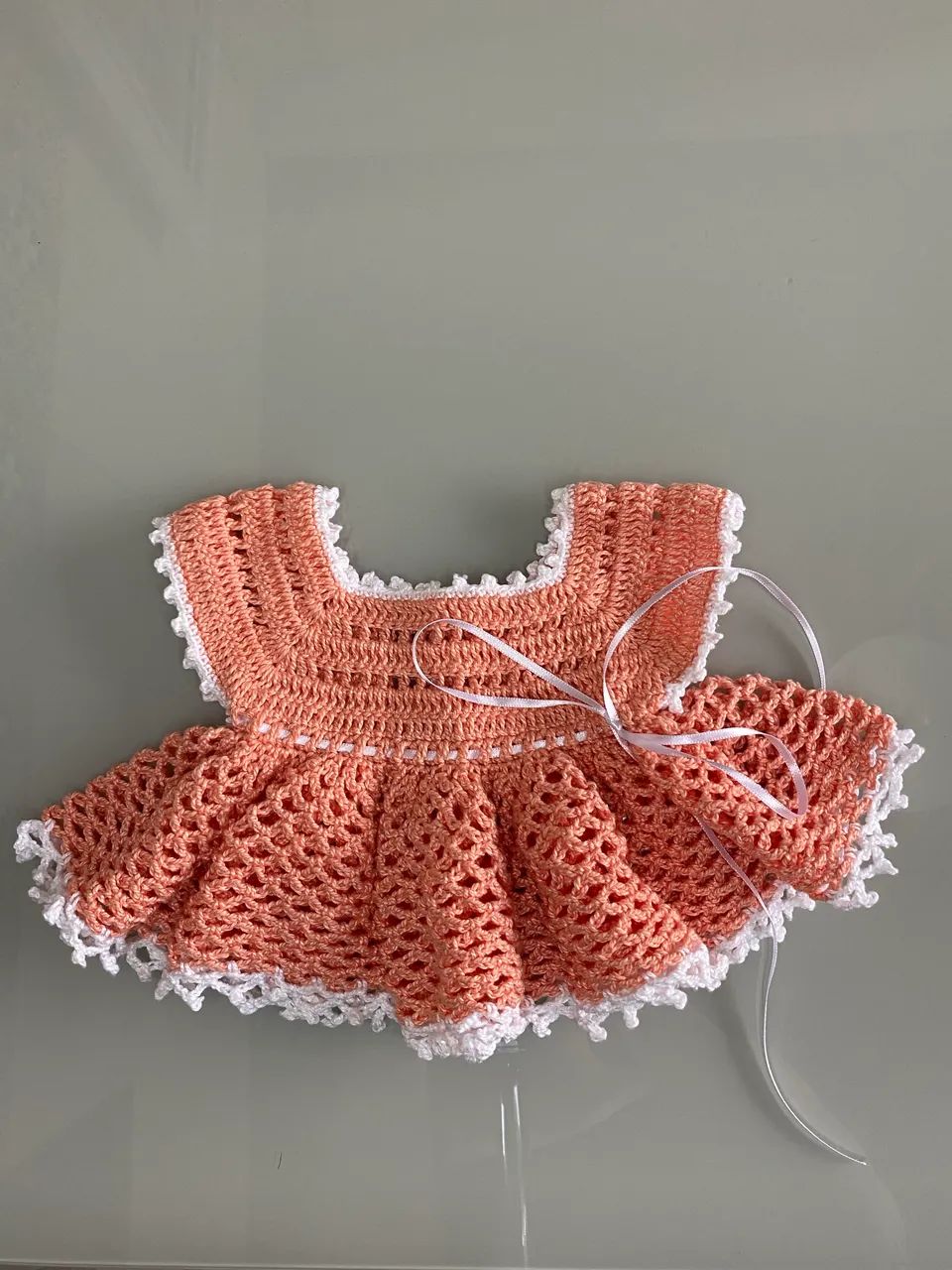 Conjunto de bata e calça em crochê  - Foto 5
