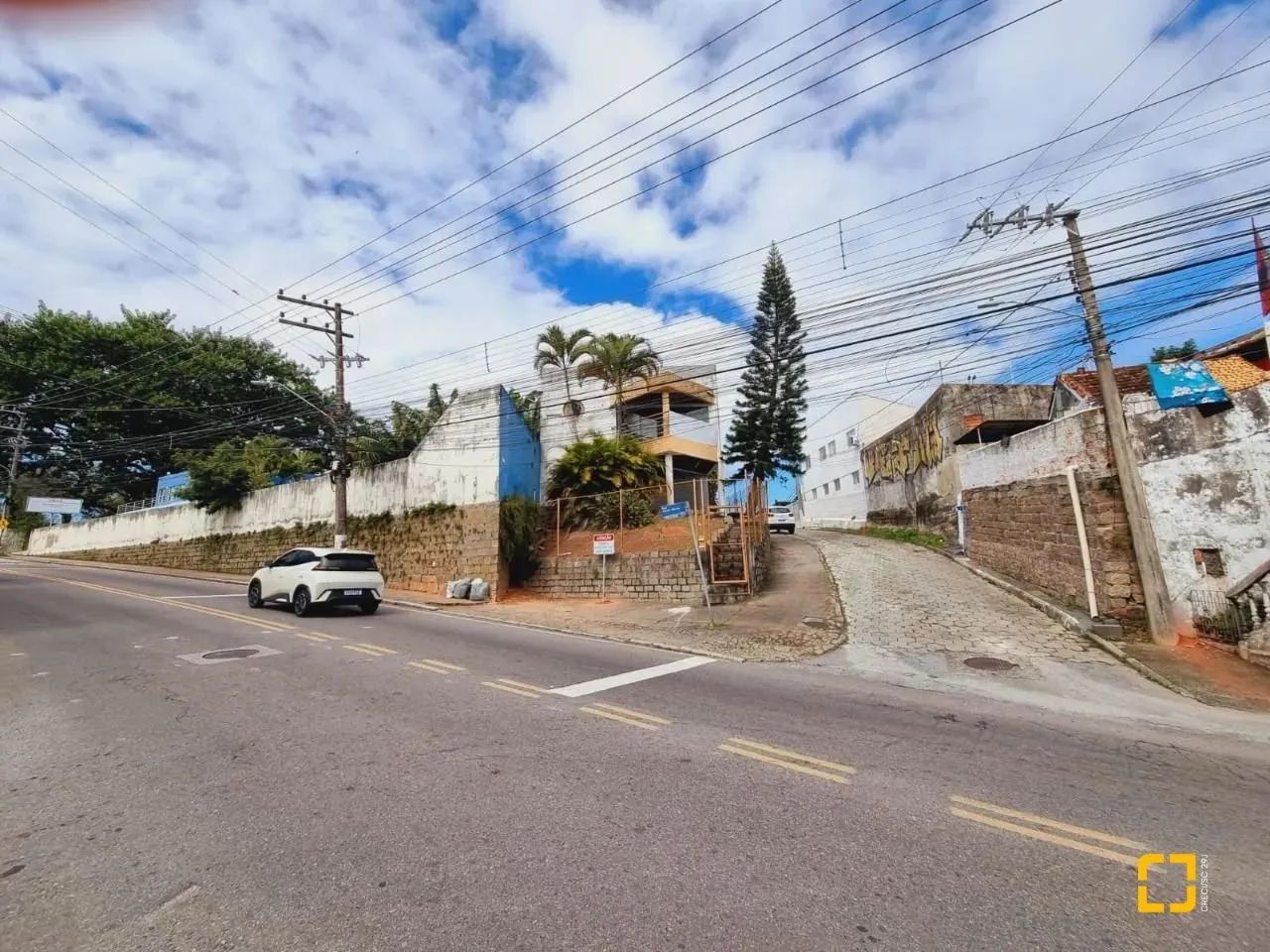 Prédio comercial dois pavimentos com salas e garagem em Capoeiras. - Foto 4