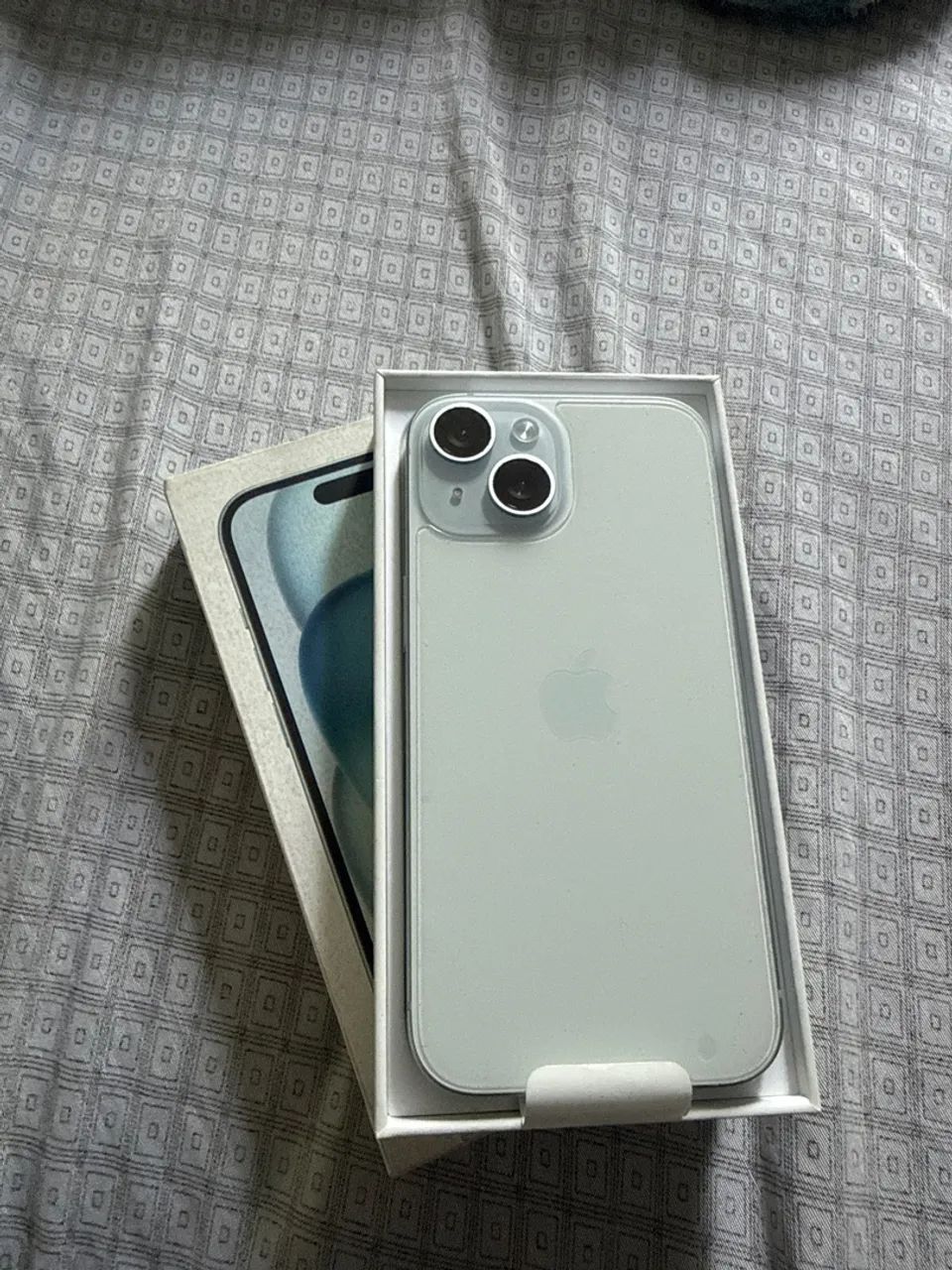 iPhone 15 novo 