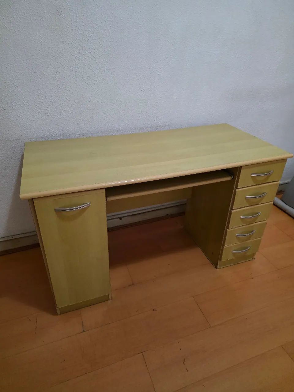 Mesa de Escritório Escrivaninha com 5 Gavetas e Espaço para Teclado - Foto 3