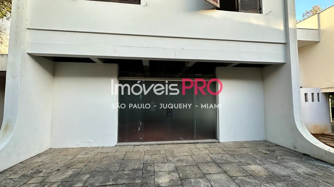 De frente a uma linda praça, totalmente reformada - Foto 2