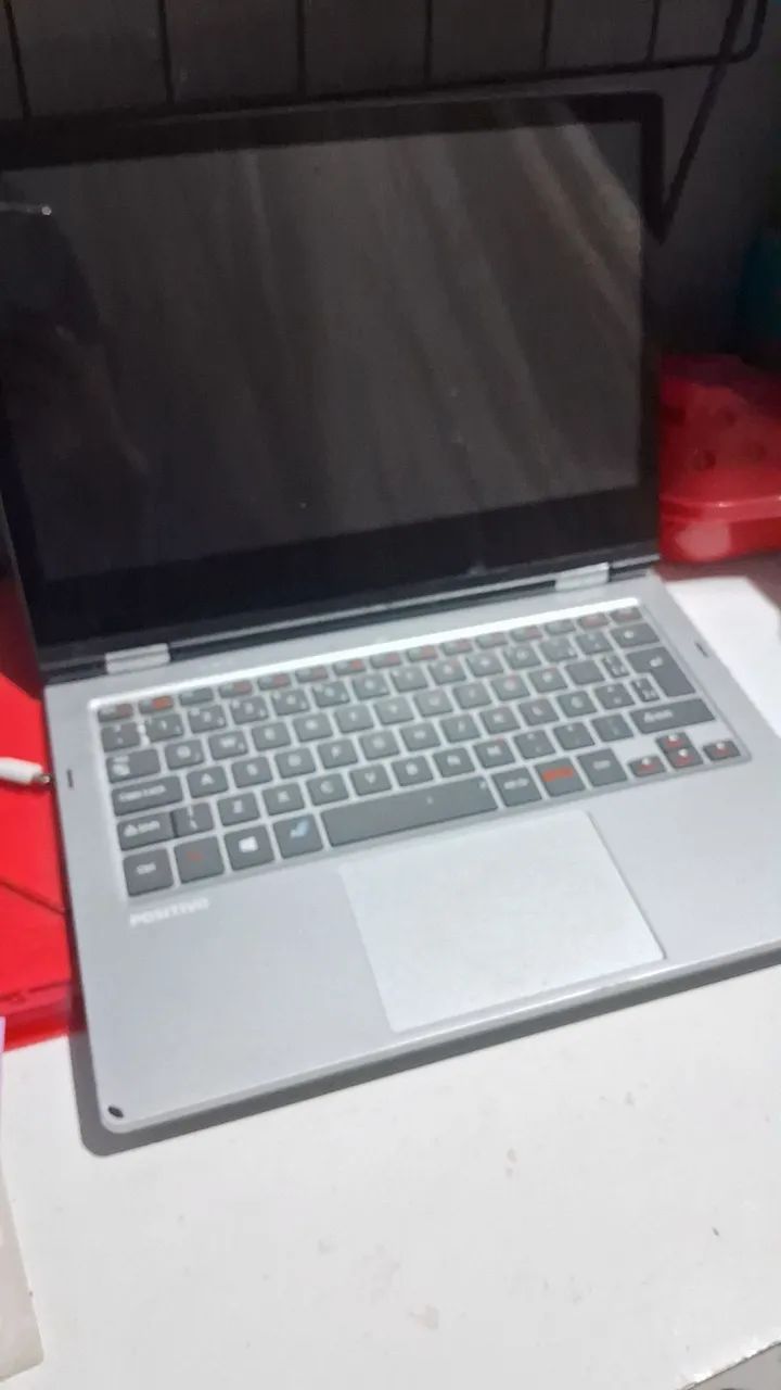 Notebook positivo 2 em 1 PARADO  Pra Retirar Peças  - Foto 3