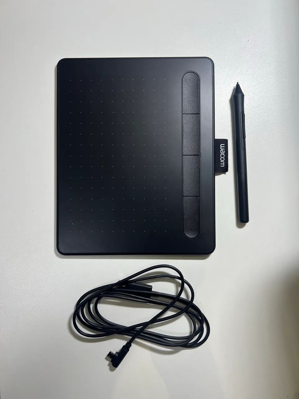 Mesa Digitalizadora Wacom Intuos CTL-4100 + Caneta e Suportes - Foto 2