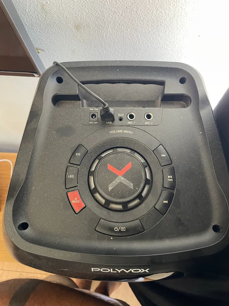 Caixa de som Xt 660 muito conservada 