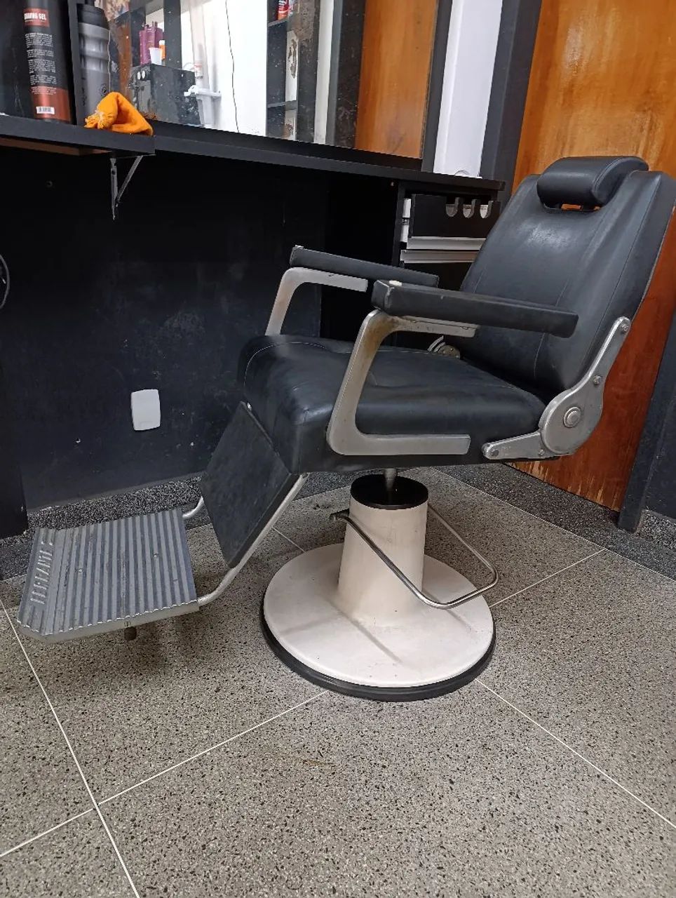 Cadeira de barbeiro profissional - marca ferrante 