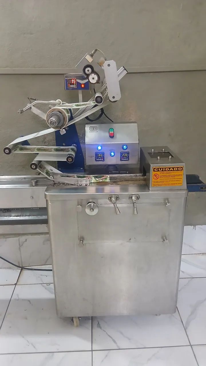 Máquina Embaladora de picolé 