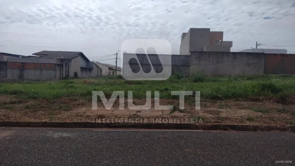 Terreno - JARDIM BRASILIA