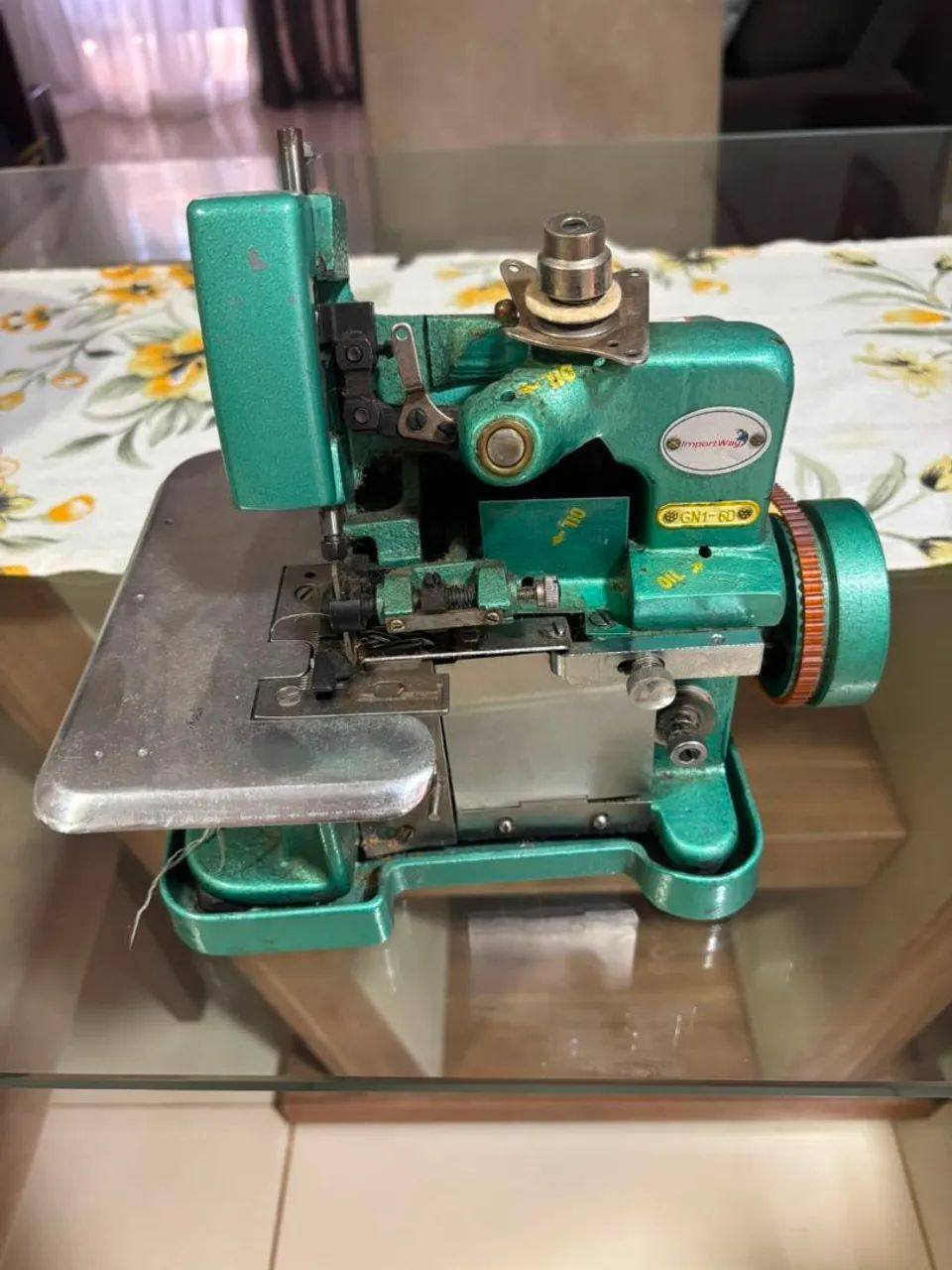 Maquina de Overlock Seminova  - Foto 3