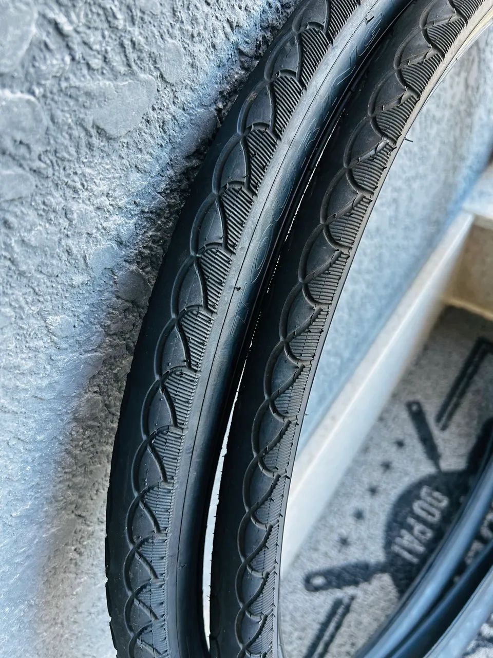 Par pneu Pirelli Touring 700x45C - Foto 4