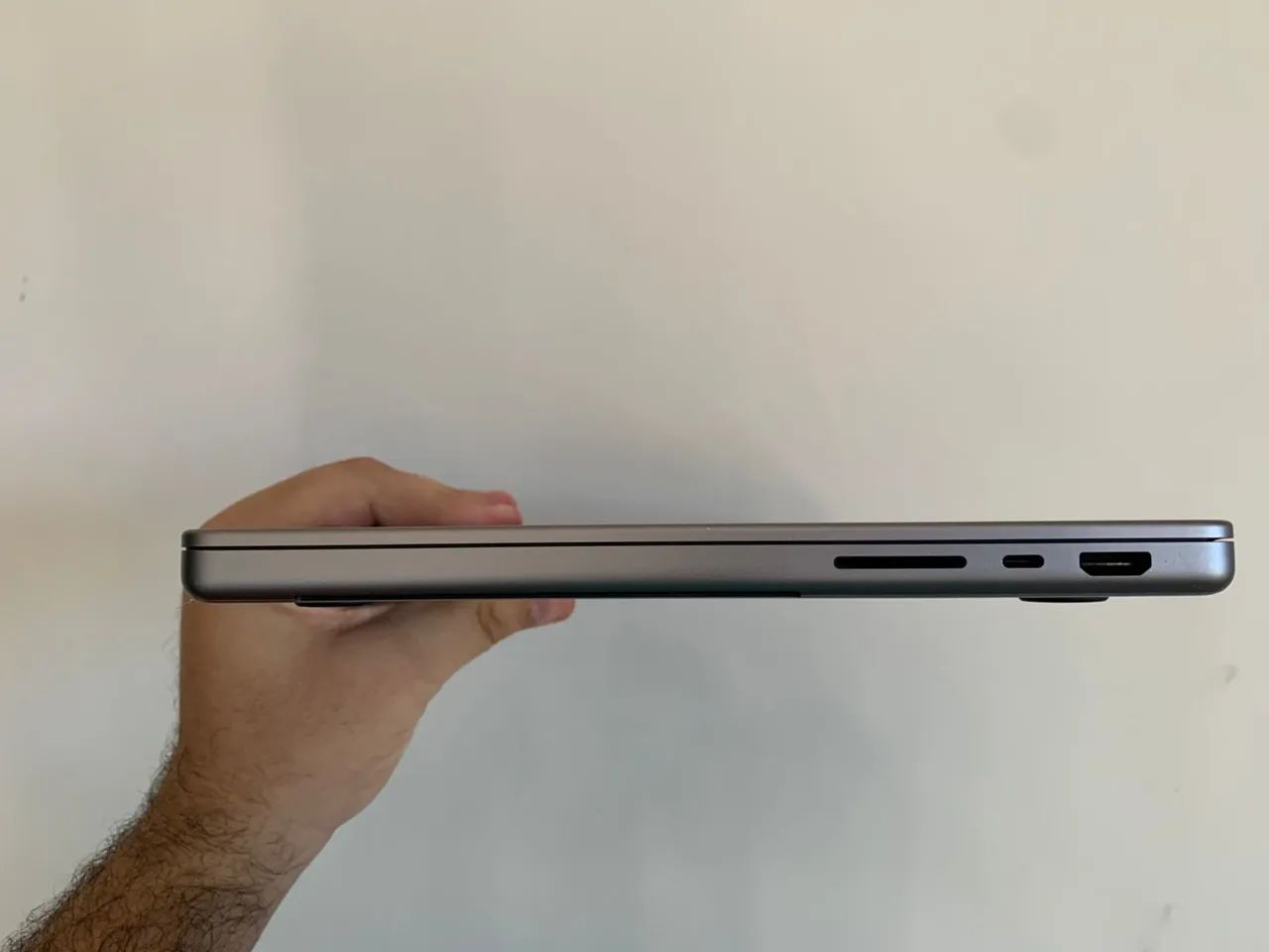 Macbook Pro 2021 M1 Pro 16GB / 512GB SSD 14 Pol - Foto 5