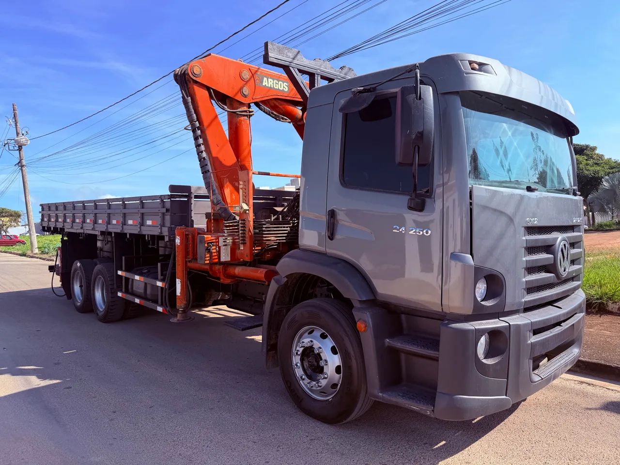 VW 24.250 6x2 + Munck Argos 2011 - Pronto para Trabalhar - Foto 4