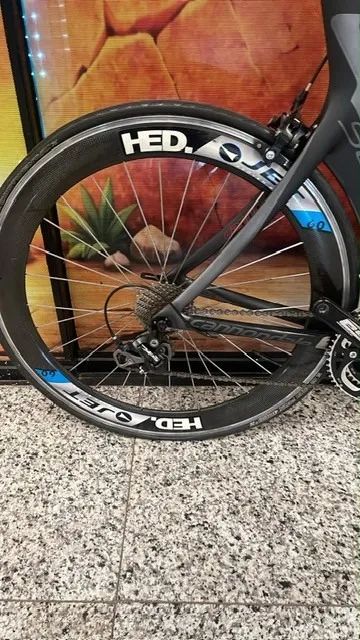 Bicicleta de Triathlon - CARBONO QUADRO E RODAS - Foto 4