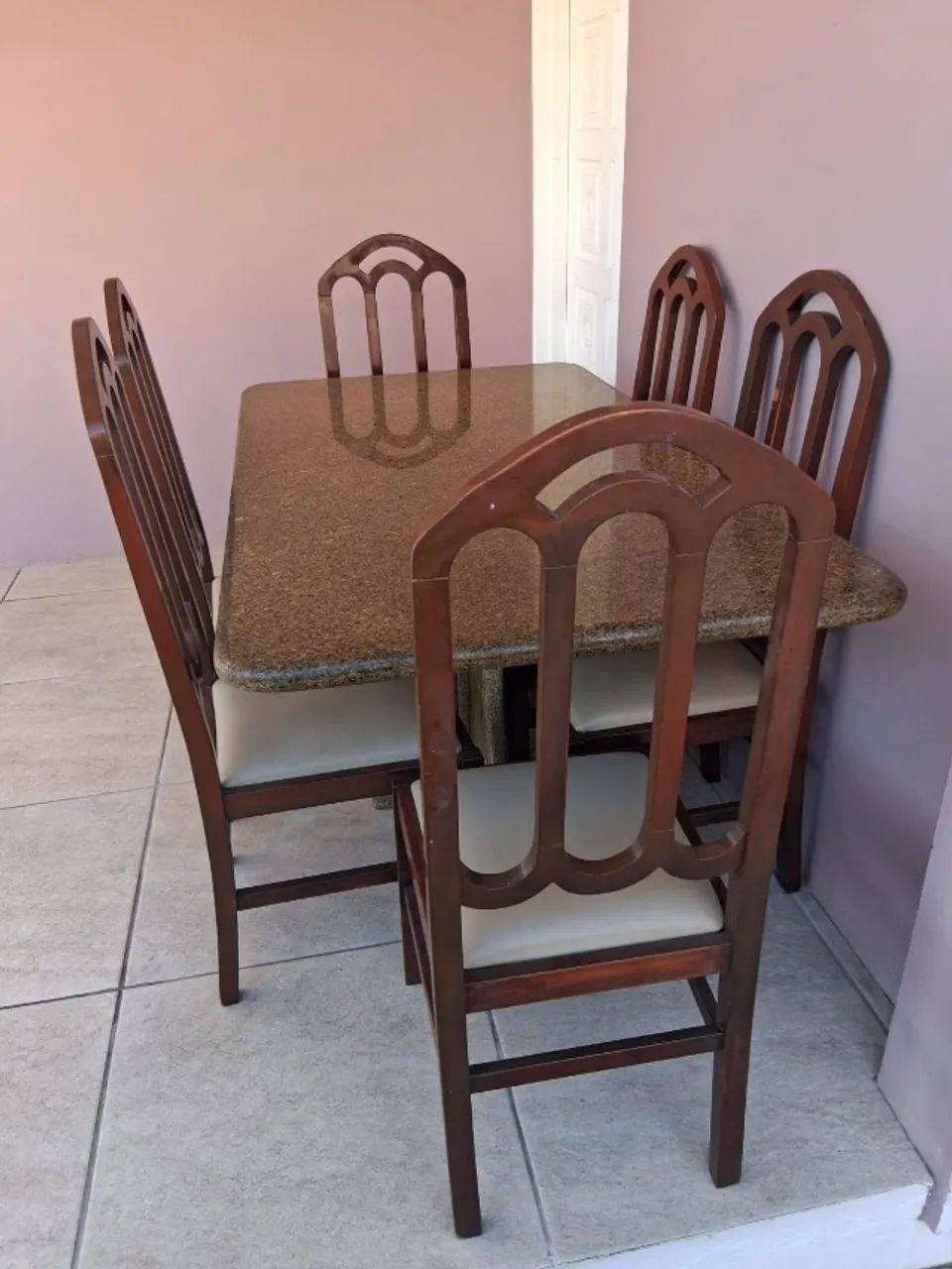 Mesa em granito com 6 cadeiras - Foto 2