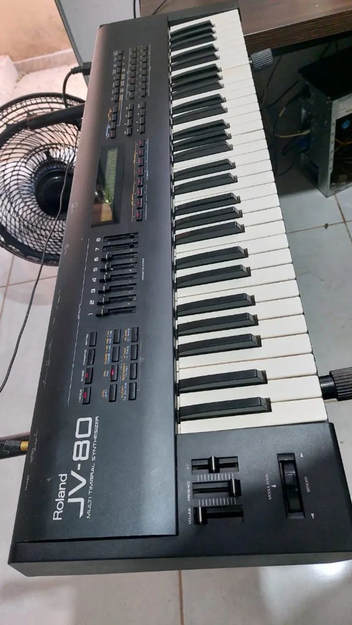 Roland JV-80 - Foto 4