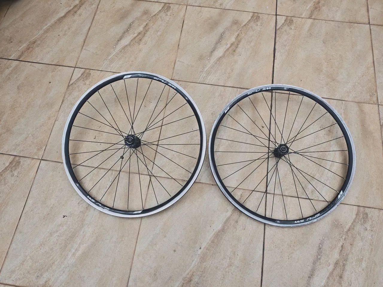 Par de Aro 700 Speed wild R Absolute