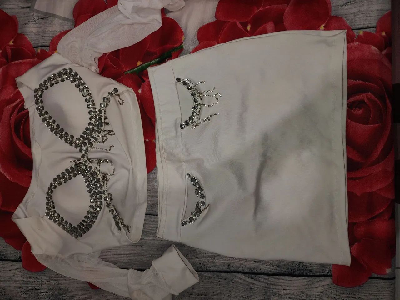 Roupas novas usadas apenas uma vez 
