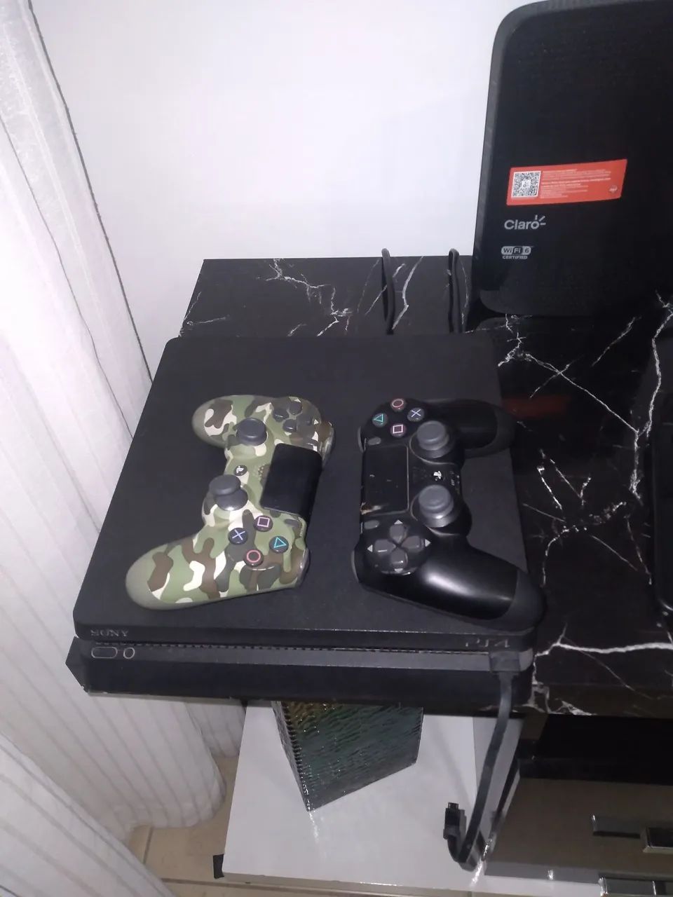 PS4 Slim 1 Tera com 13 jogos e 2 controles - Foto 2