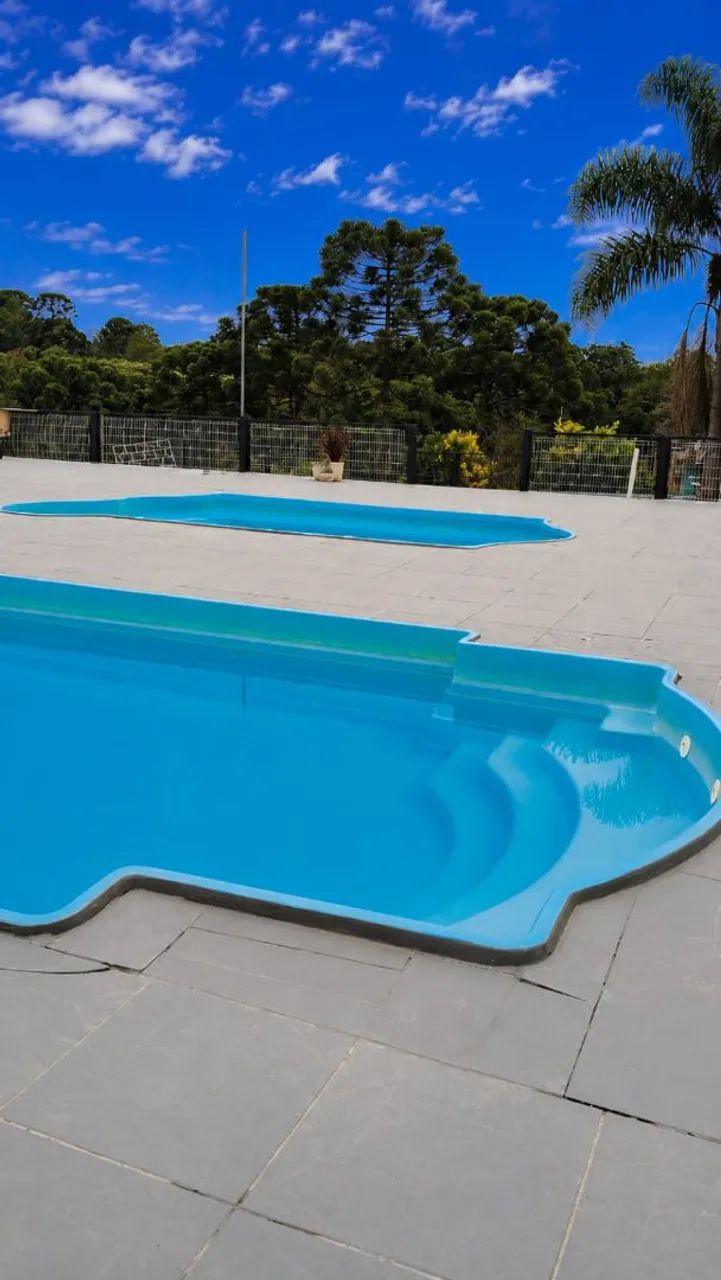 Salão para eventos com piscina
