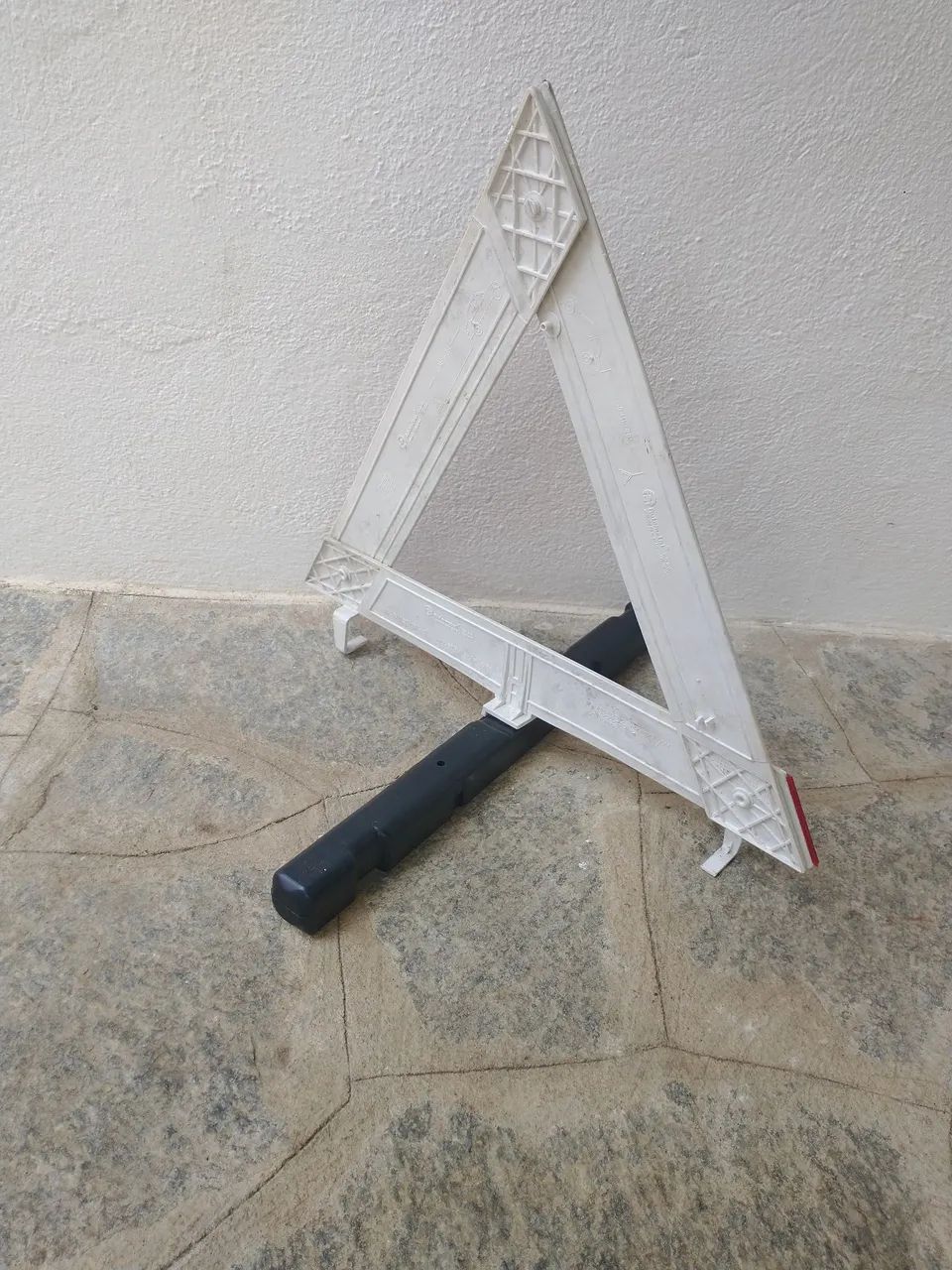 Triângulo de sinalização veicular  - Foto 2