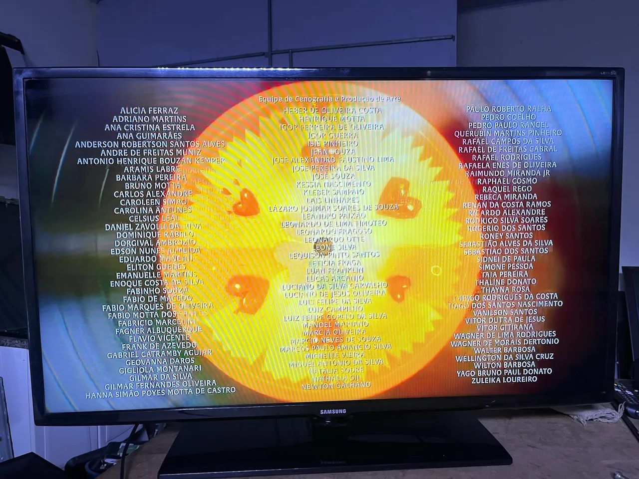 Vendo uma tv Samsung 40 polegadas não é smart 