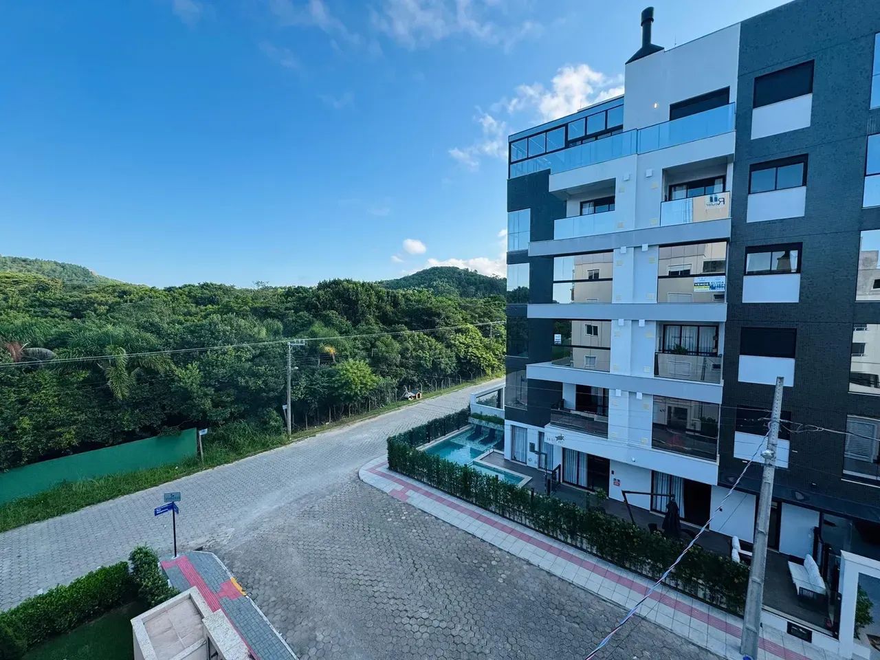 REDUZIU R$ 100 MIL | Apartamento Frente Rua e Mobiliado com 2 Suítes | Agora por R$ 790 Mi - Foto 2