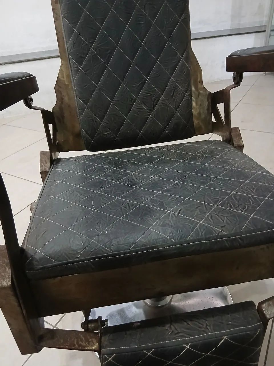 Cadeira para barbearia ou salão  - Foto 4