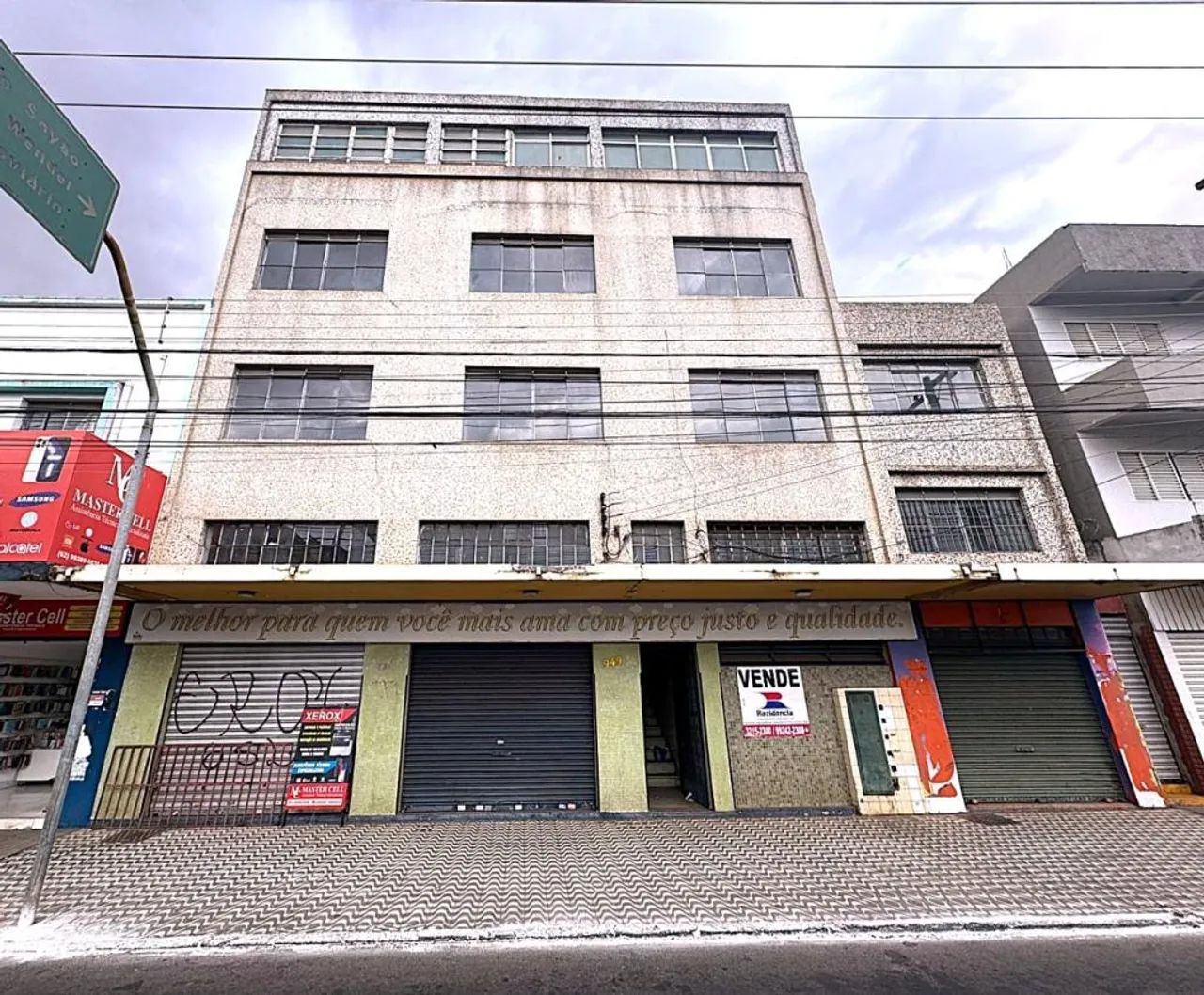 Vende-se Prédio Comercial e Residencial no Setor Campinas, 24 de Outubro
