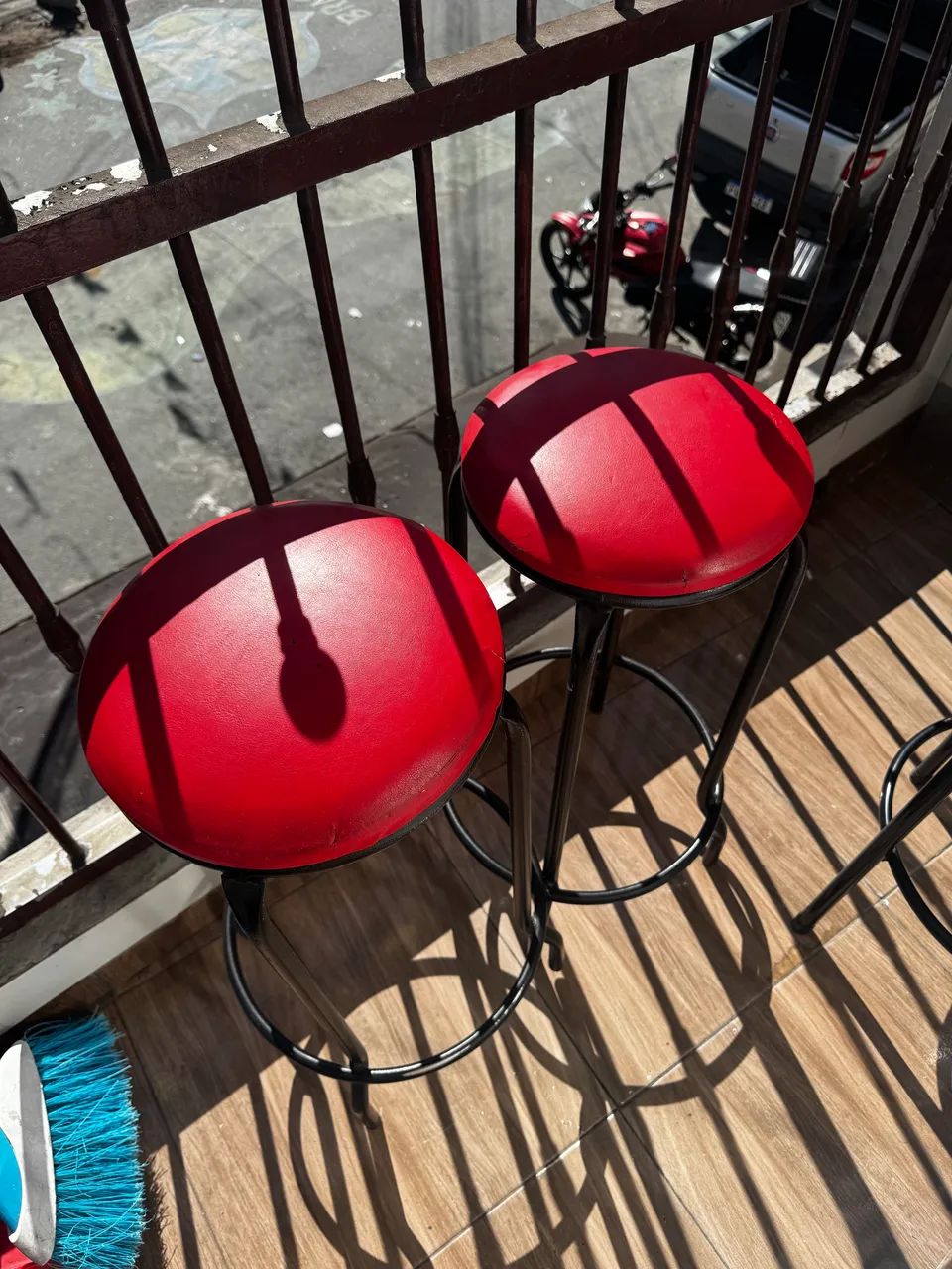 Banquetas altas vermelha e preta - Foto 3