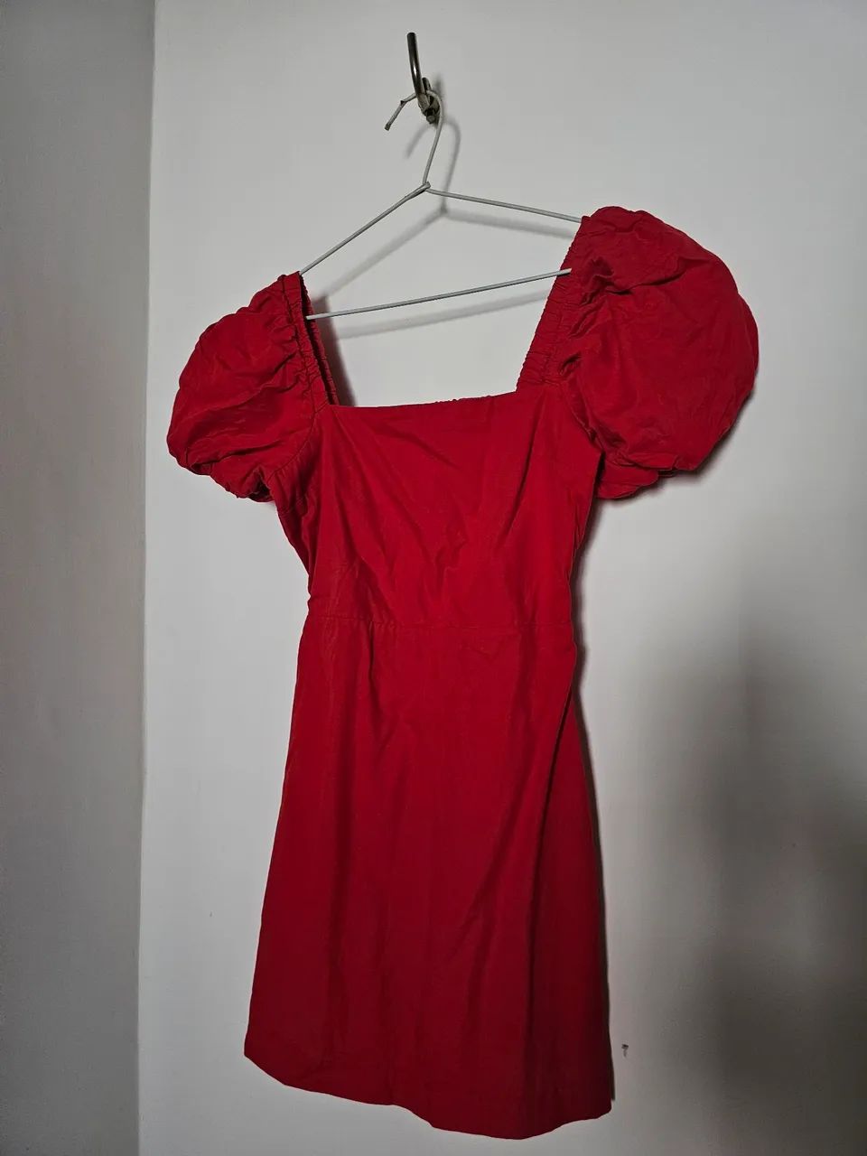 Vestido vermelho com manga Bufante