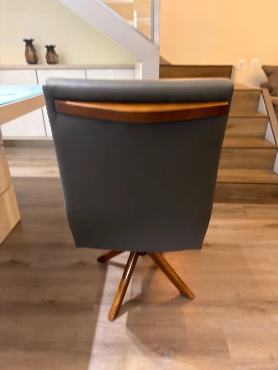 VENDO 5 CADEIRAS PARA MESA DE JANTAR 