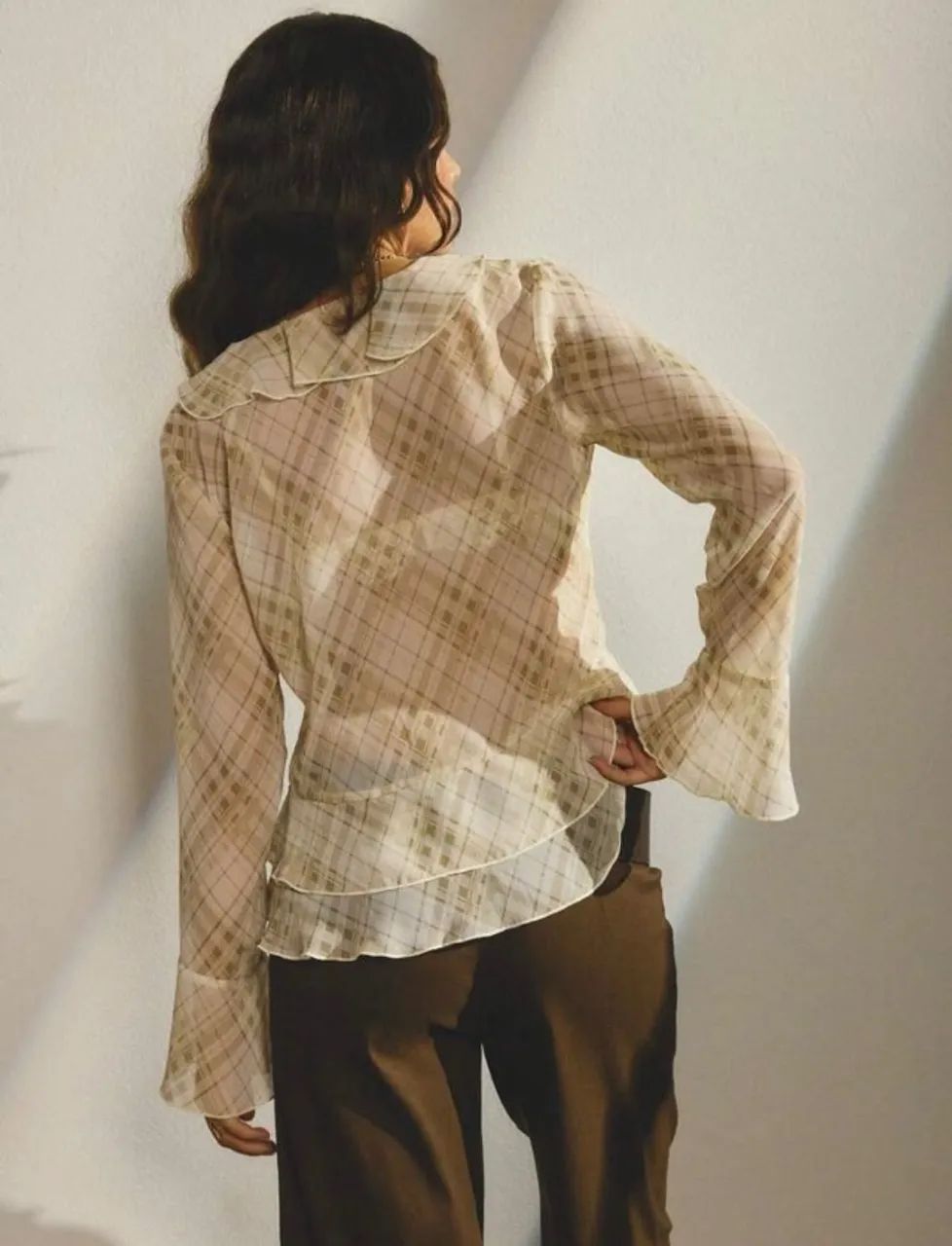 Blusa xadrez com babados - Foto 2