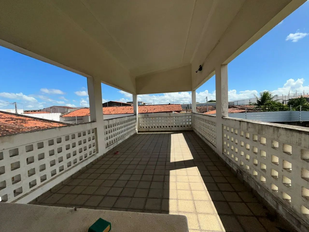 CASA ESPAÇOSA COM EDÍCULA - TERRENO DE 625² CLIMA BOM - Foto 5