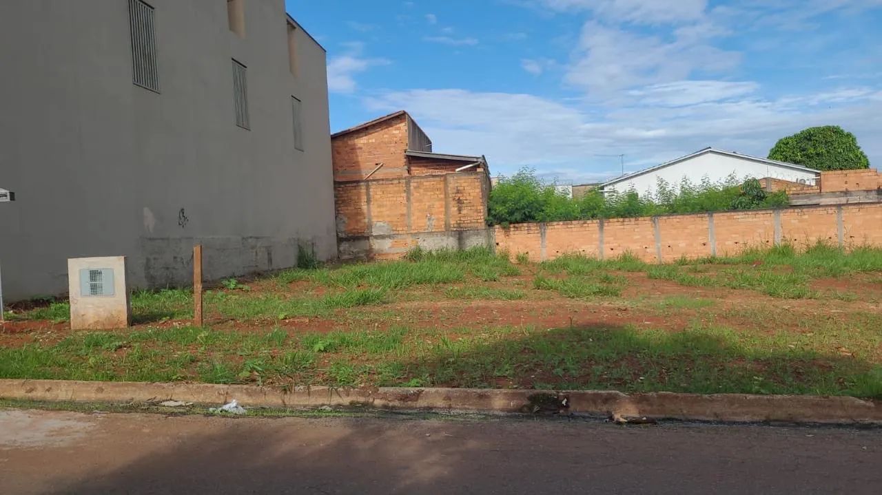 Lote 300m² à Venda - 1,5 km da Faculdade Alfa