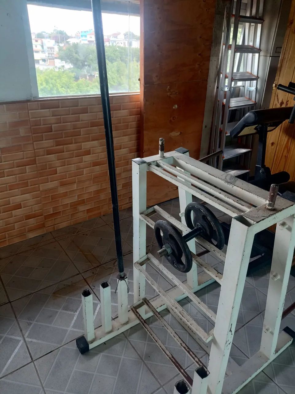 Vendo suporte de anilhas, alteres e barras  - Foto 4