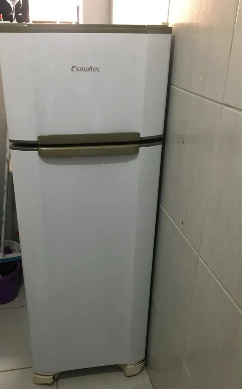 Geladeira Esmaltec
