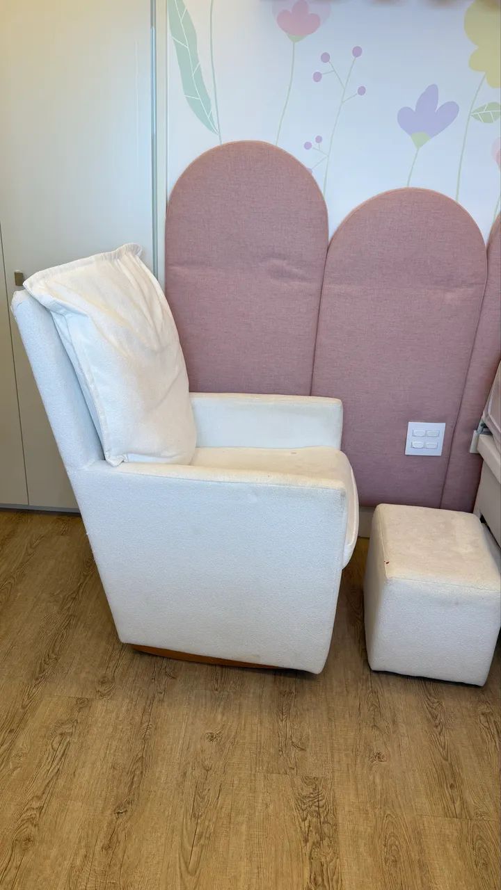 Poltrona de amamentação balanço e puff boucle branco - Foto 2