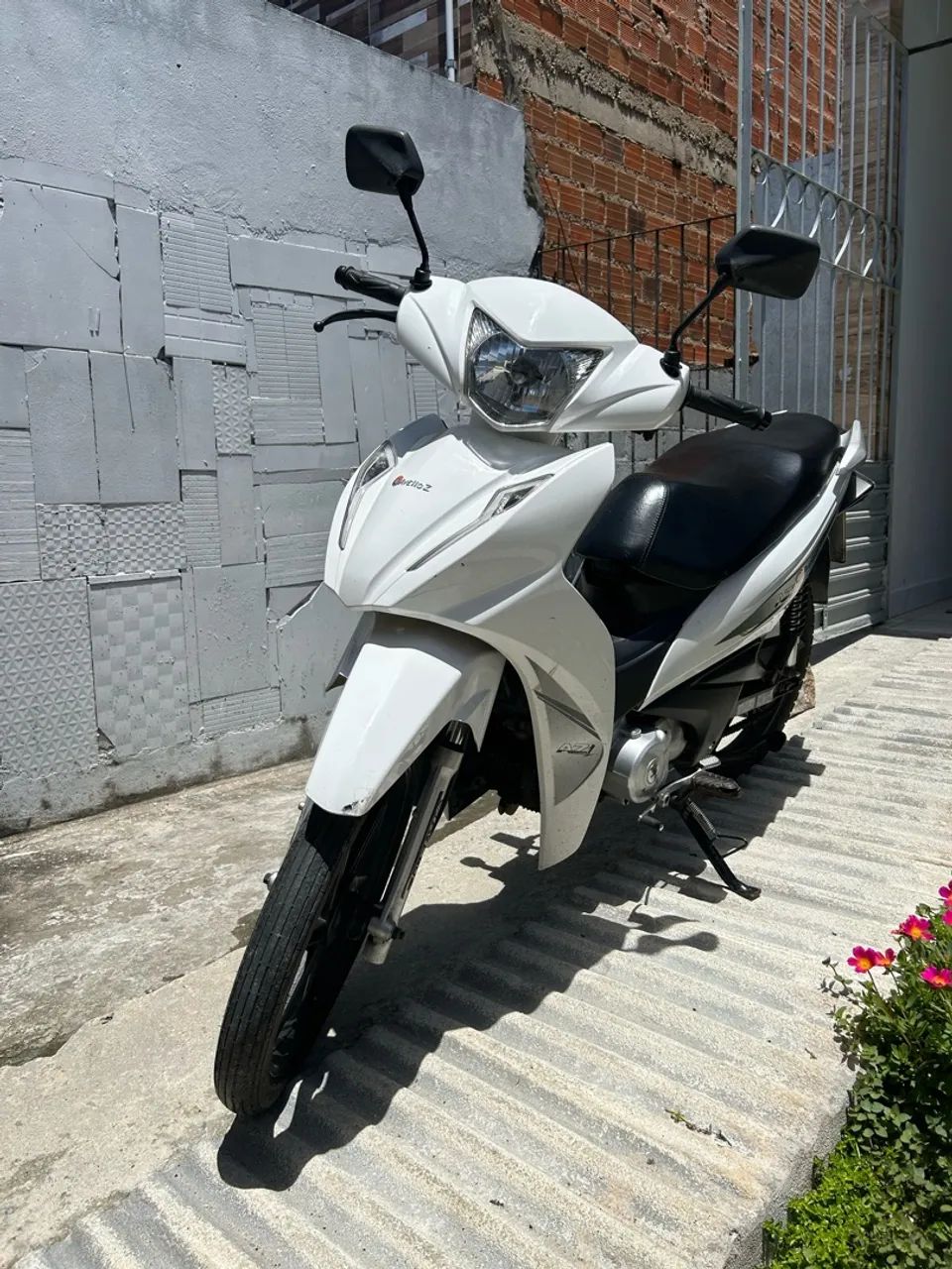 Moto Aveloz 